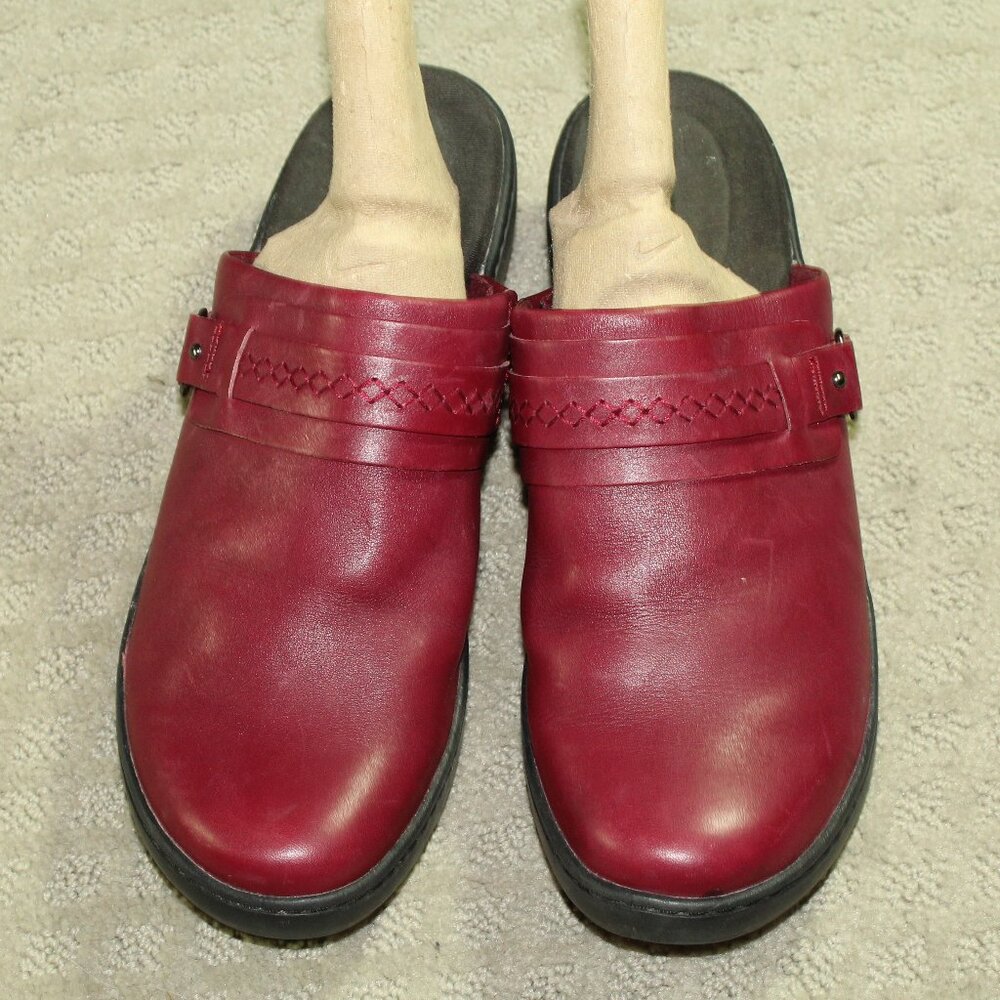 Clarks Women's 11 Red Mules - Picture 2 of 7